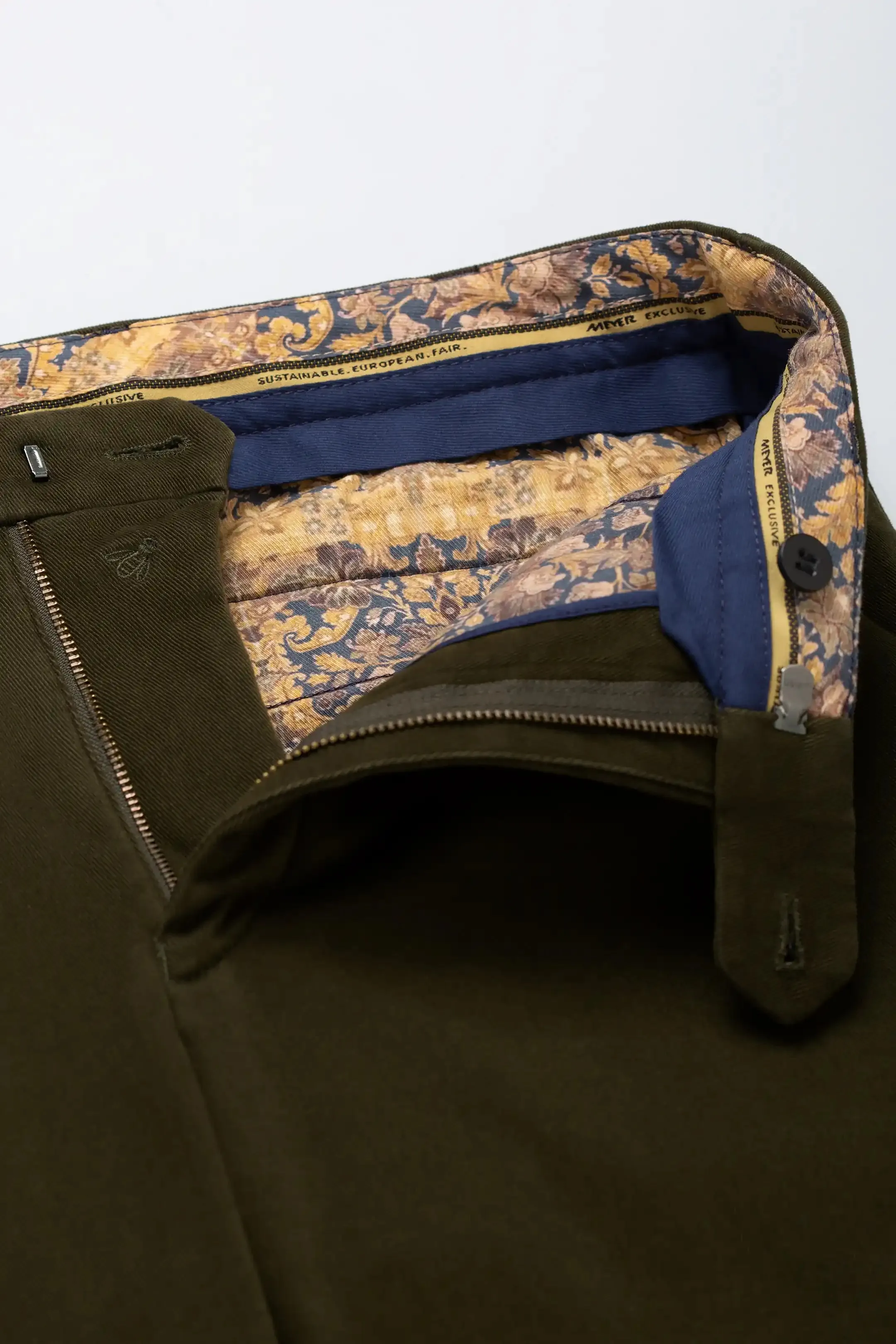 40% OFF - MEYER Exclusive Bonn Trousers - 8572 Luxury Twill Cotton Chino - Laurel Green - Size: UK 36 SHORT