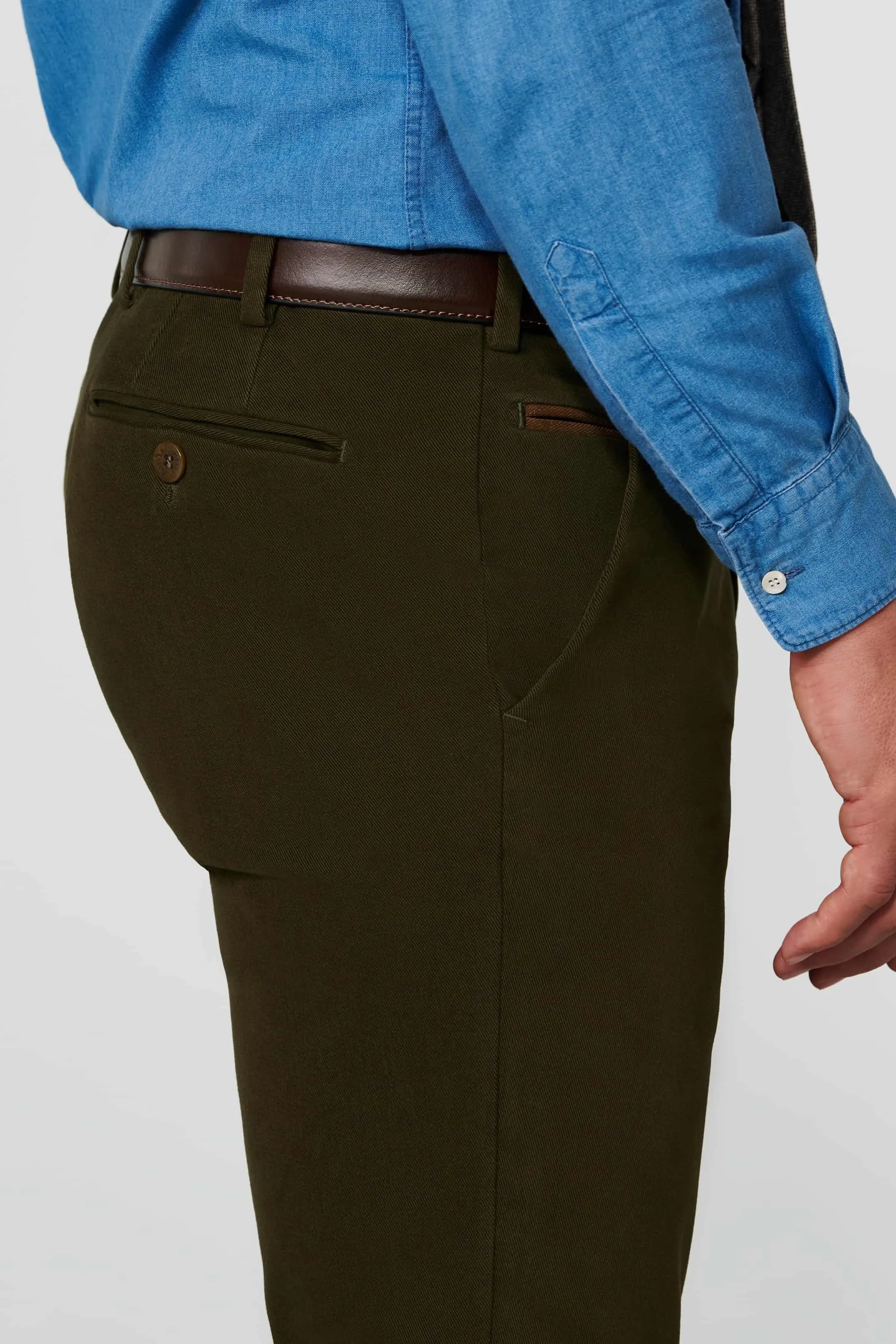 40% OFF - MEYER Exclusive Bonn Trousers - 8572 Luxury Twill Cotton Chino - Laurel Green - Size: UK 36 SHORT
