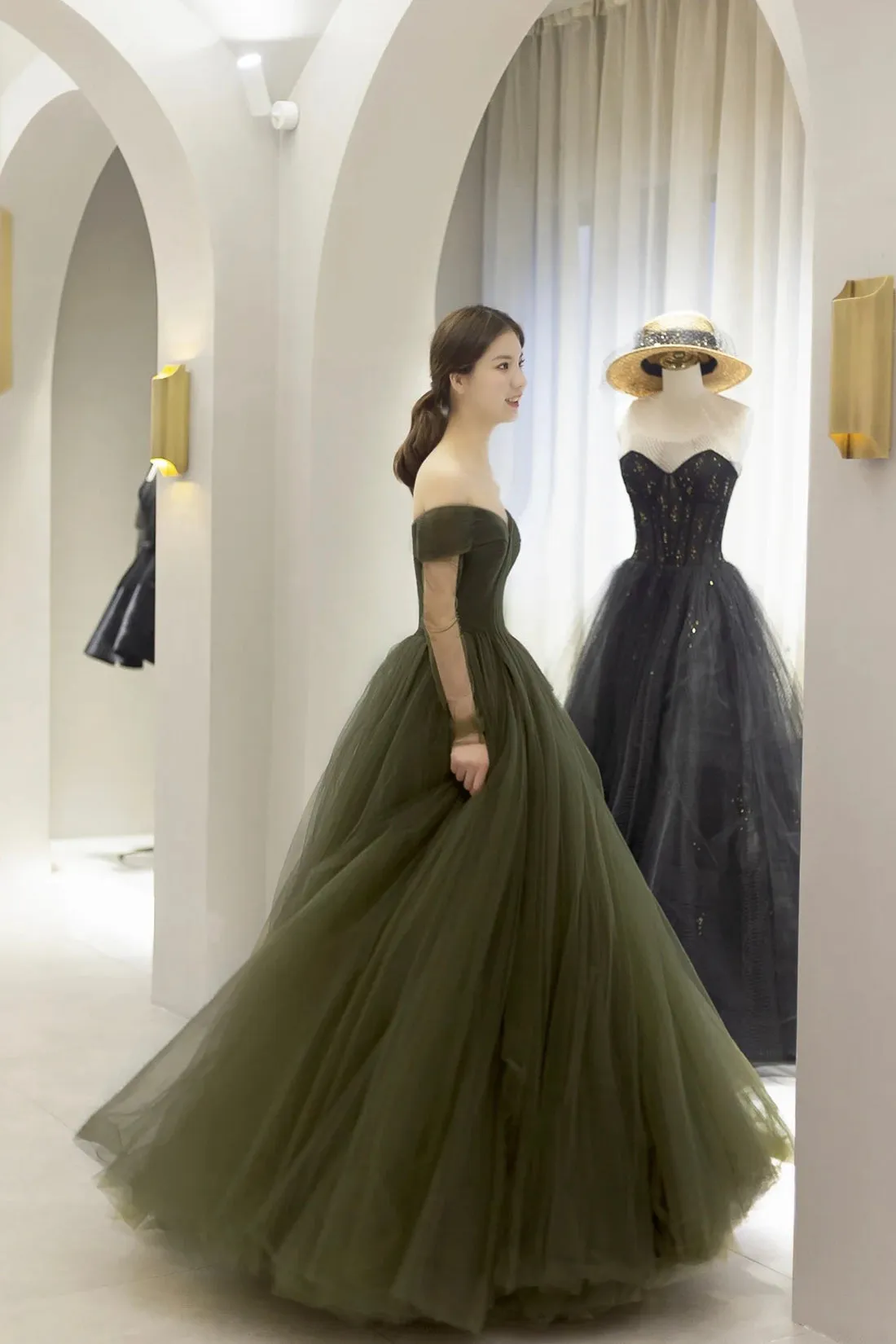 Green Tulle Floor Length Prom Dress, A-Line Long Sleeve Evening Party Dress