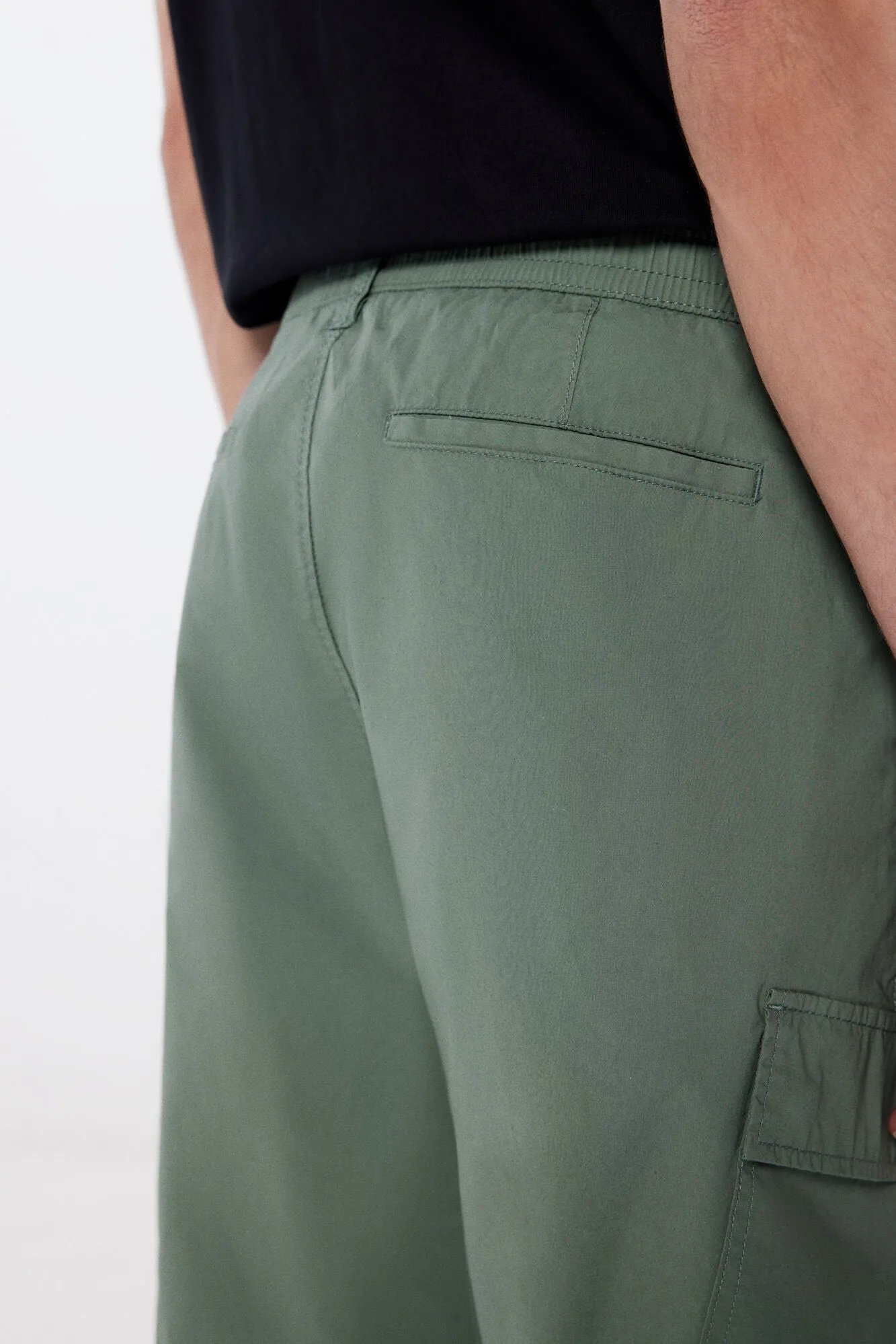 Lightweight cargo trousers