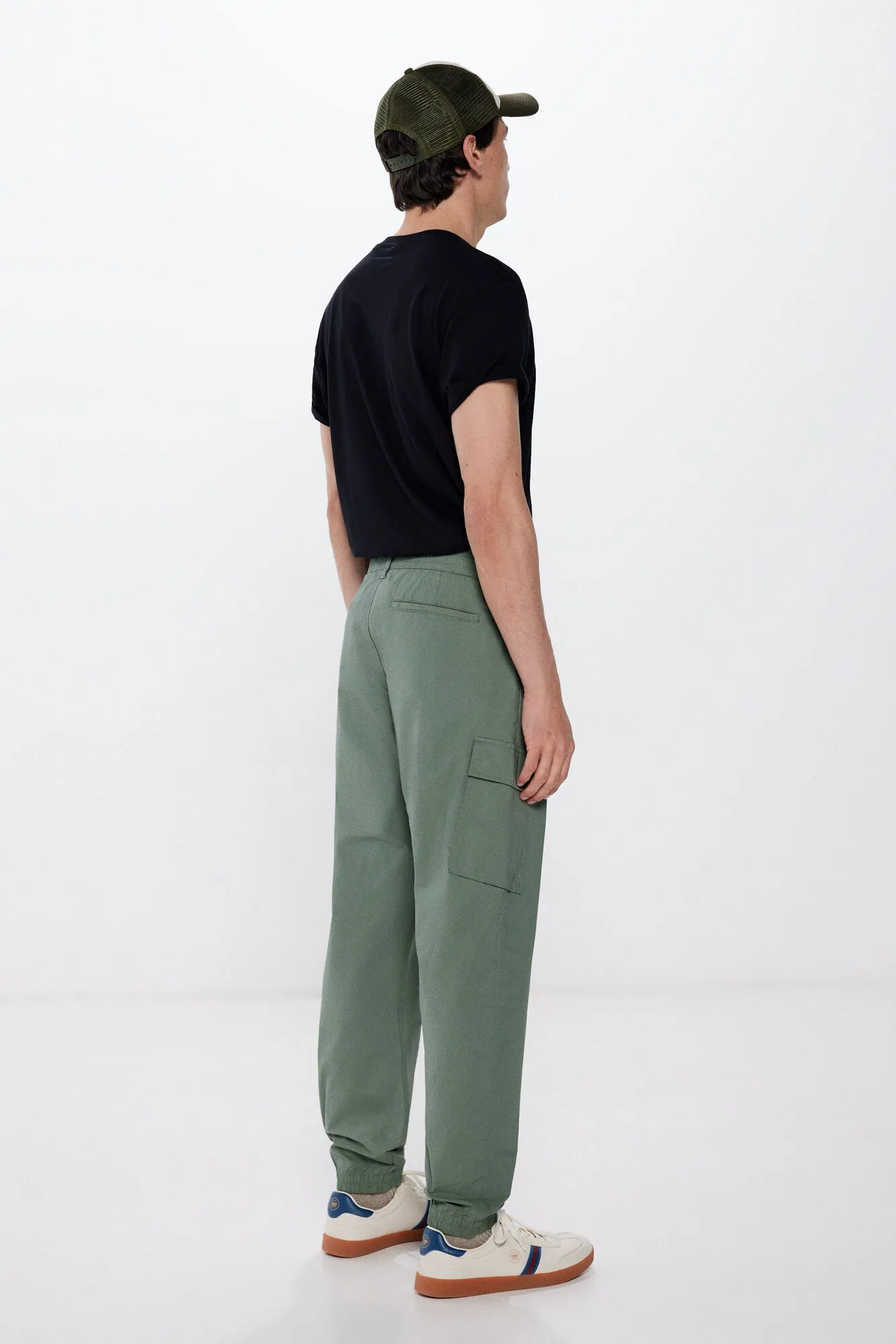 Lightweight cargo trousers