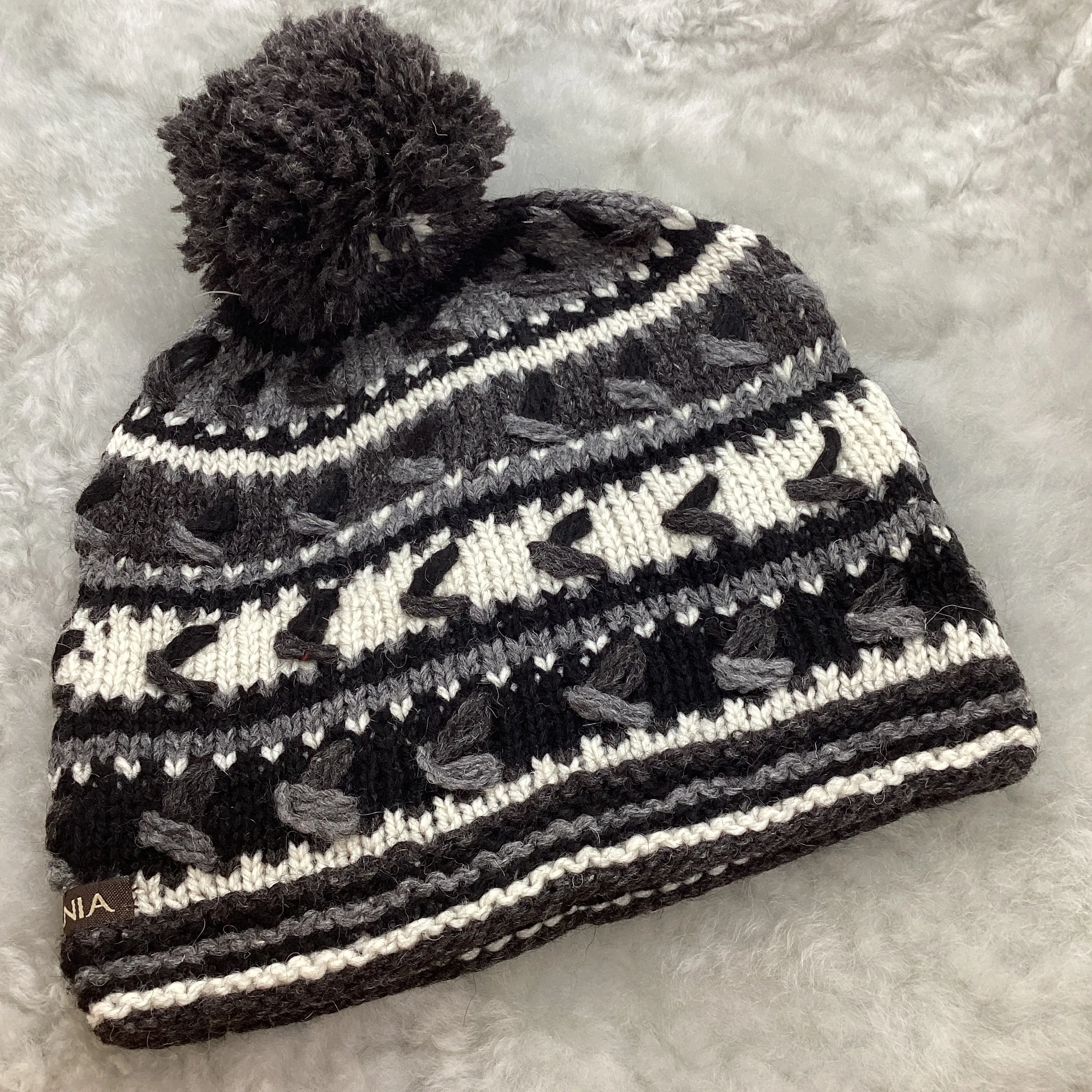 Noir Alpaca Cap