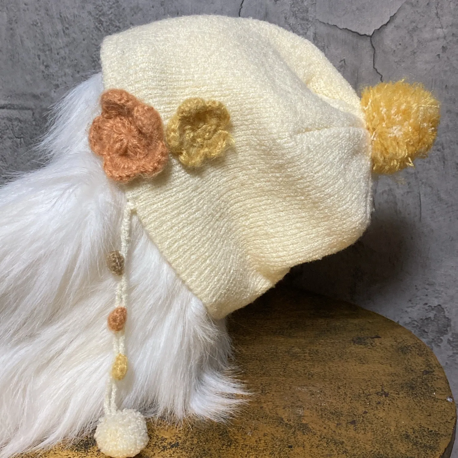 pom pom knit cap kids yellow white