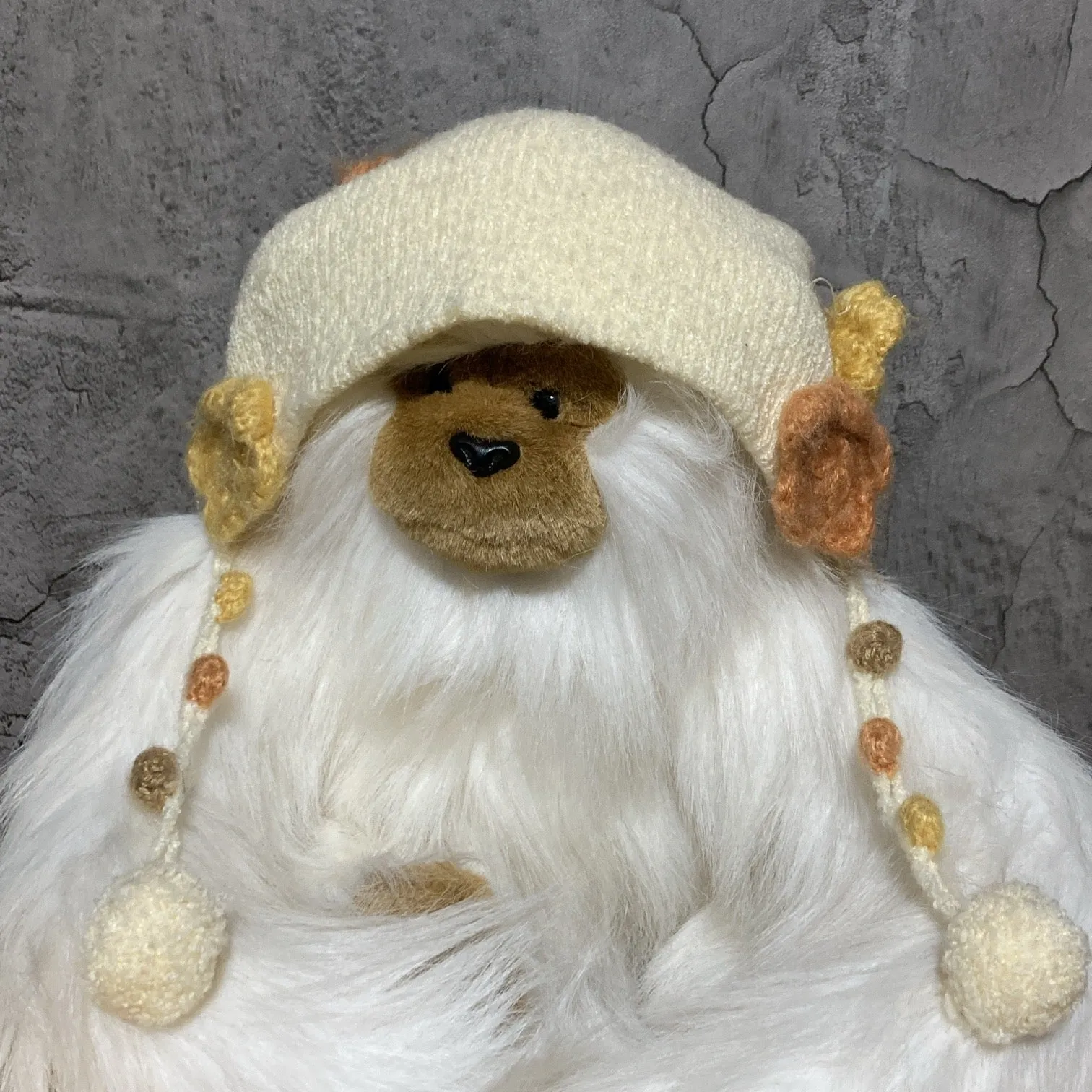 pom pom knit cap kids yellow white