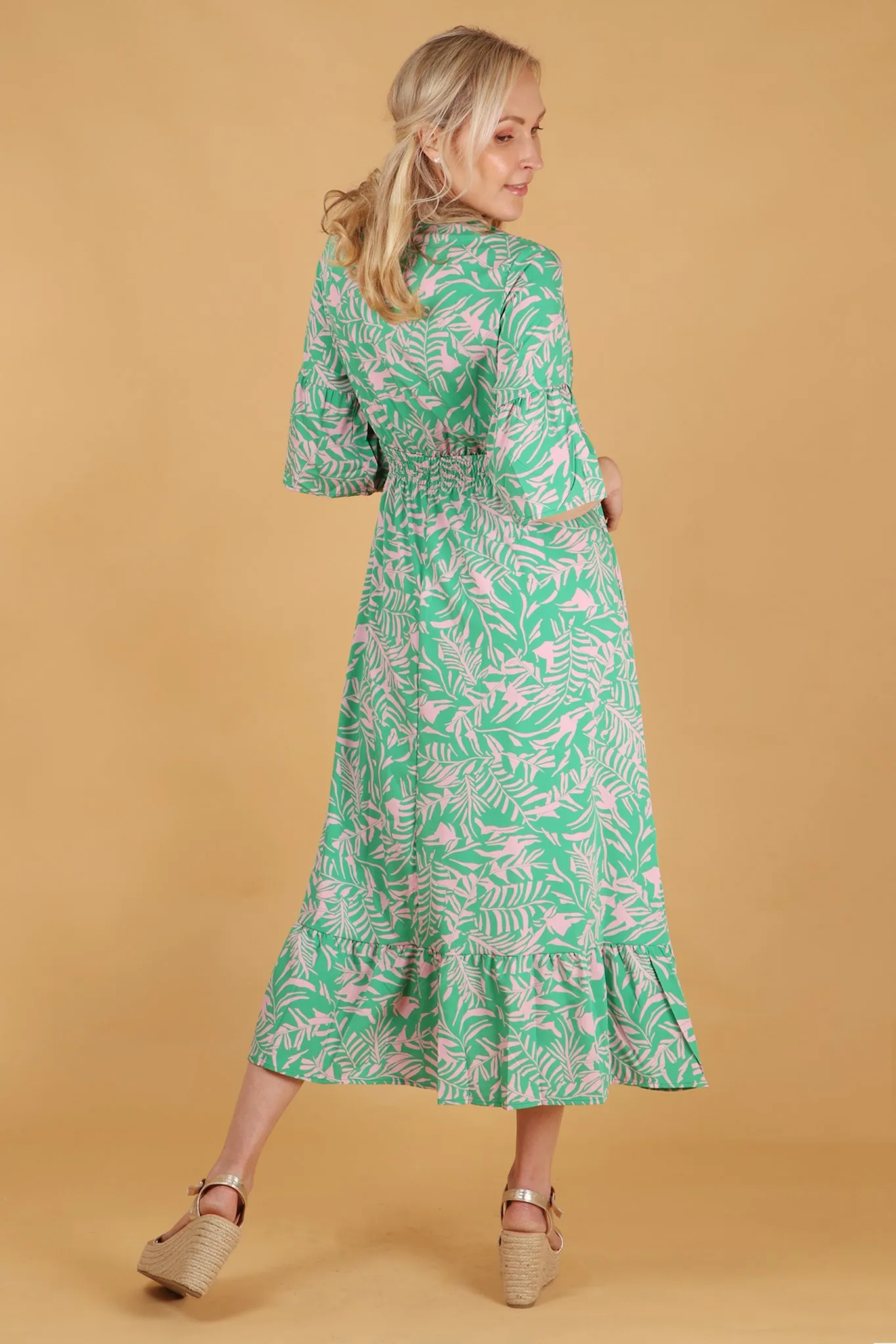 Tropical Leaf Print V-Neck Shirred Maxi Dress with Fluted Sleeves in Green